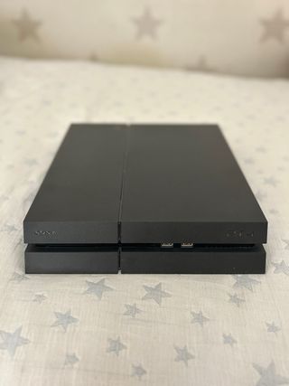 PS4 (PlayStation 4) - 2 mandos + 2 juegos