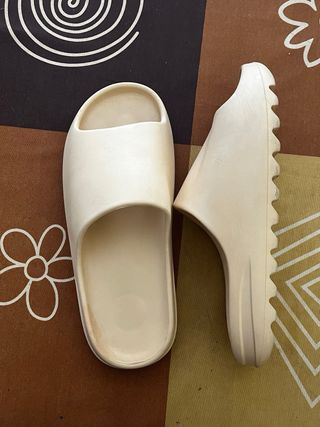 Chanclas Yeezy Beige - Talla 45