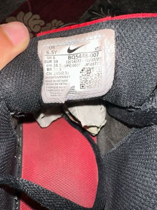 Zapatillas Nike - Negras y Rojas