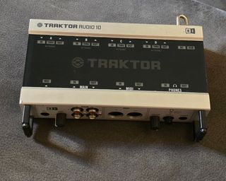 Tarjeta Traktor Audio 10