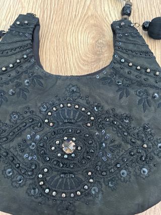 Bolso negro Accessorize pedrería
