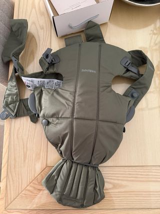 Mochila portabebés BabyBjörn Mini Verde