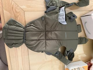 Mochila portabebés BabyBjörn Mini Verde