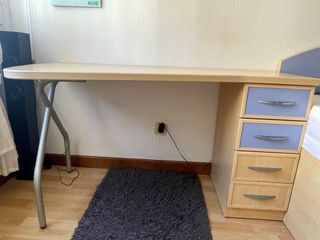 Escritorio madera - Diseño único
