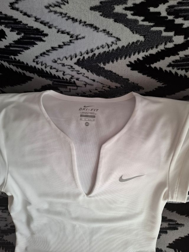 Camiseta Nike Dri-FIT blanca XS