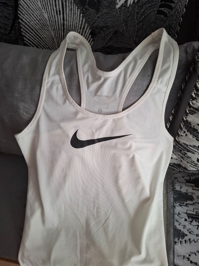 Camiseta Nike Dri-FIT blanca XS