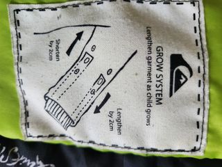 Cazadora Quiksilver niño  talla4,5 años. 