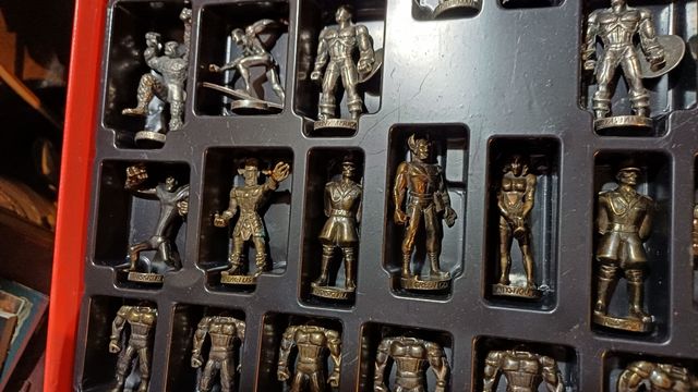 Ajedrez Marvel - 32 piezas metal