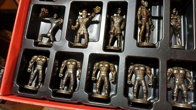 Ajedrez Marvel - 32 piezas metal