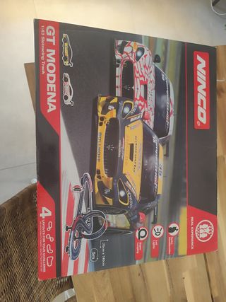 Ninco GT Modena 1:43 Scalextric y Circuito Cars