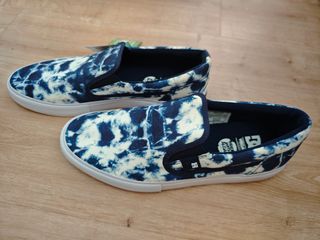 Zapatos DC skate veganos azul y blanco