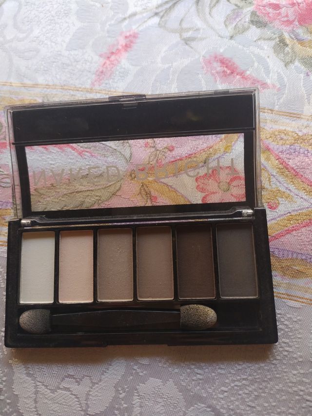 Paleta sombras Michela Valenti.