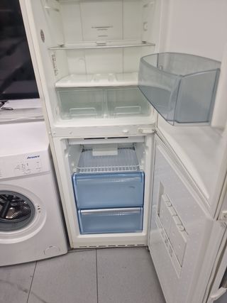 Combo nevera-lavadora + garantía