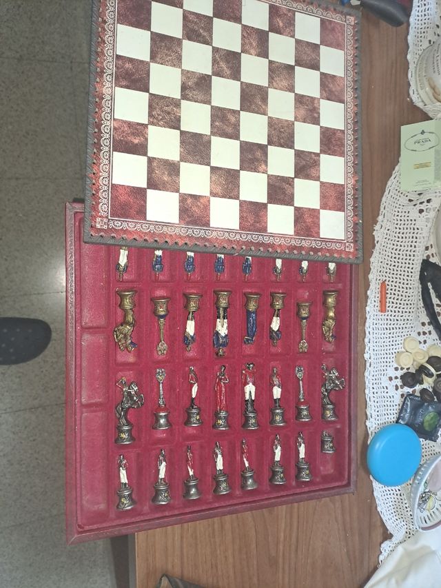 Scacchi antichi in metallo