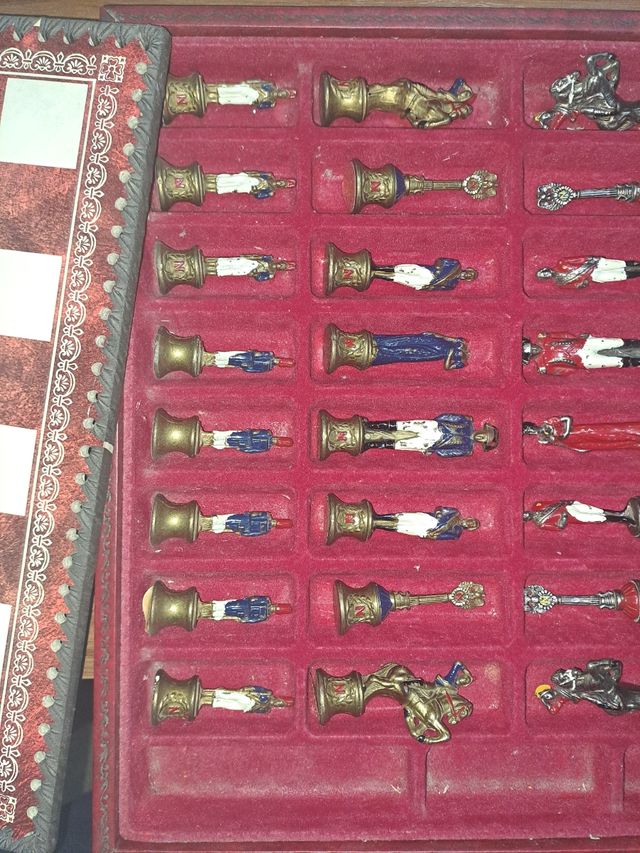 Scacchi antichi in metallo