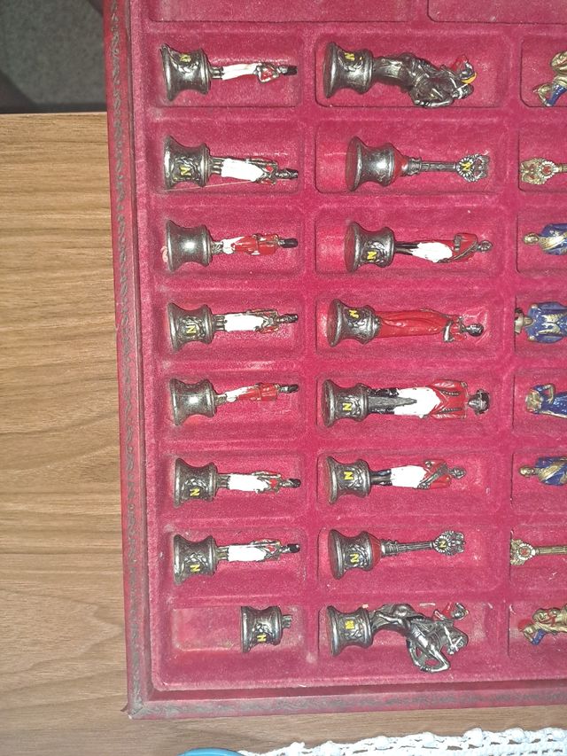 Scacchi antichi in metallo