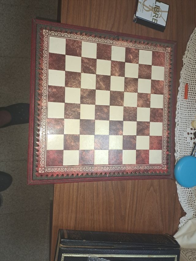 Scacchi antichi in metallo