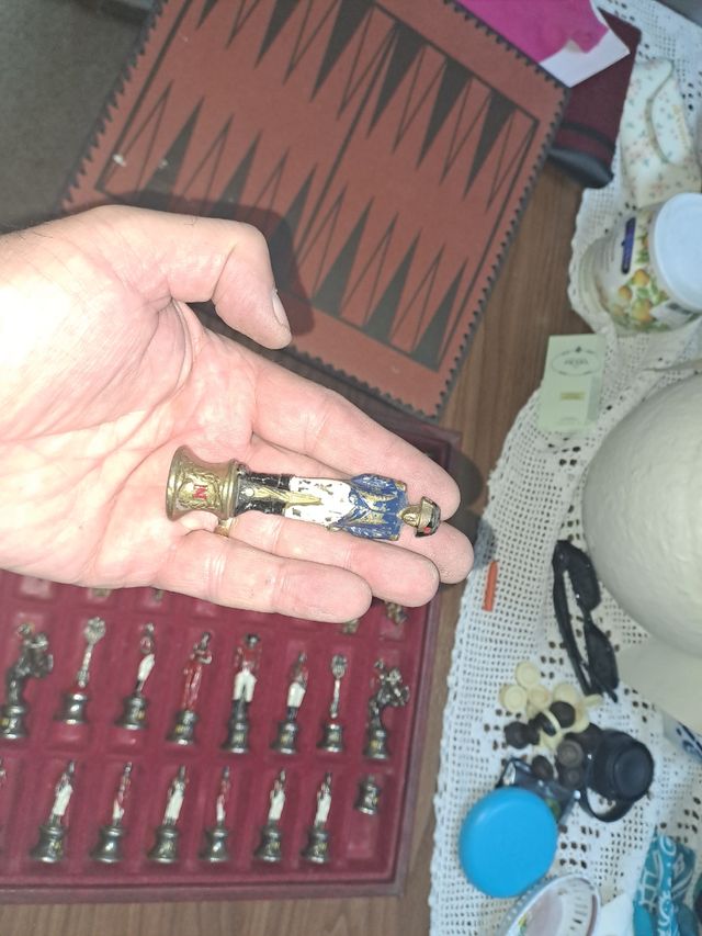 Scacchi antichi in metallo