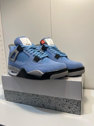 Air Jordan 4 Retro 'UNC'