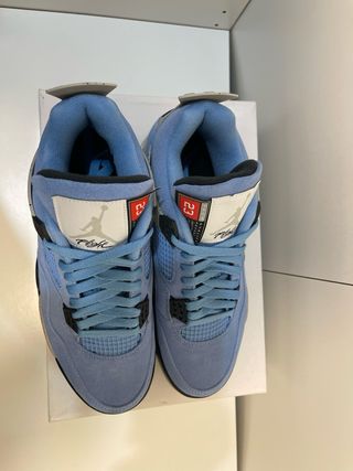 Air Jordan 4 Retro 'UNC'