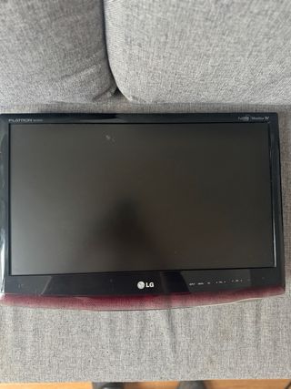 Monitor/TV + supporto
