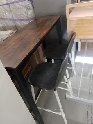 Mesa alta + 2 sillas