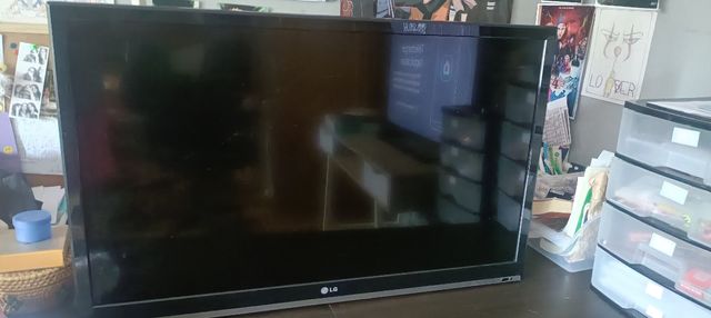 TV LG 32" - Televisor Negro