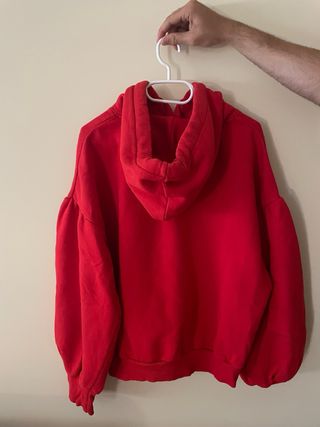 Sudadera roja Bershka