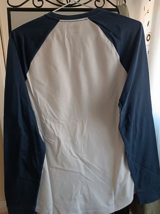 Camiseta Hollister manga larga talla S