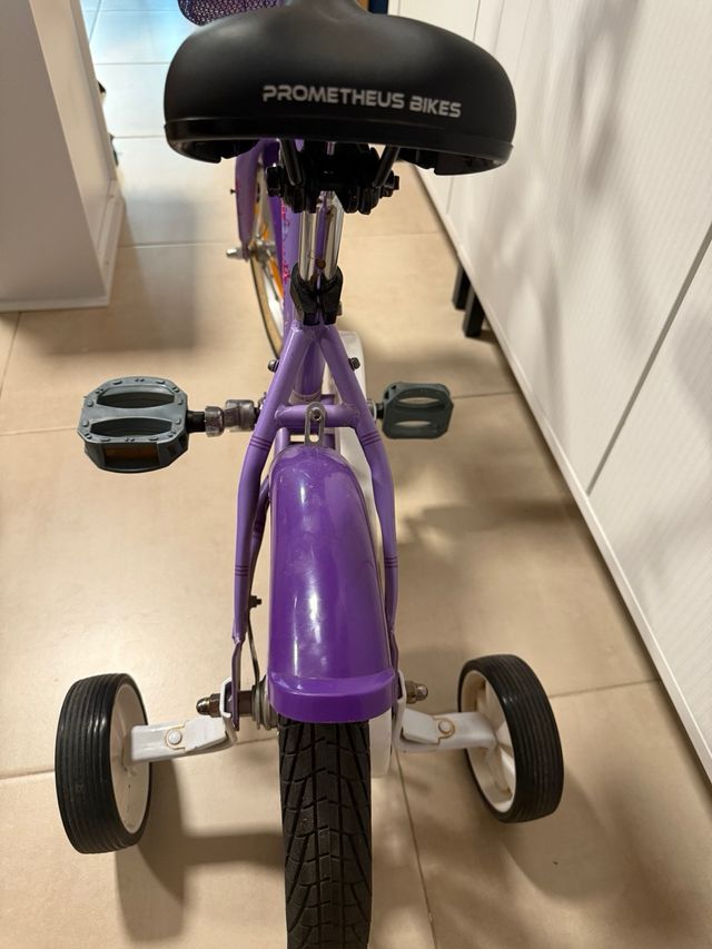 Bicicleta niña 16" con ruedines