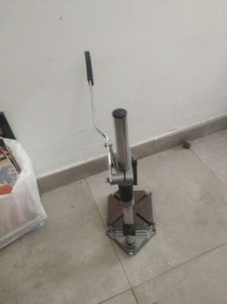 Soporte taladro ADW usado y otro gratis
