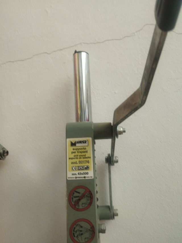 Soporte taladro ADW usado y otro gratis