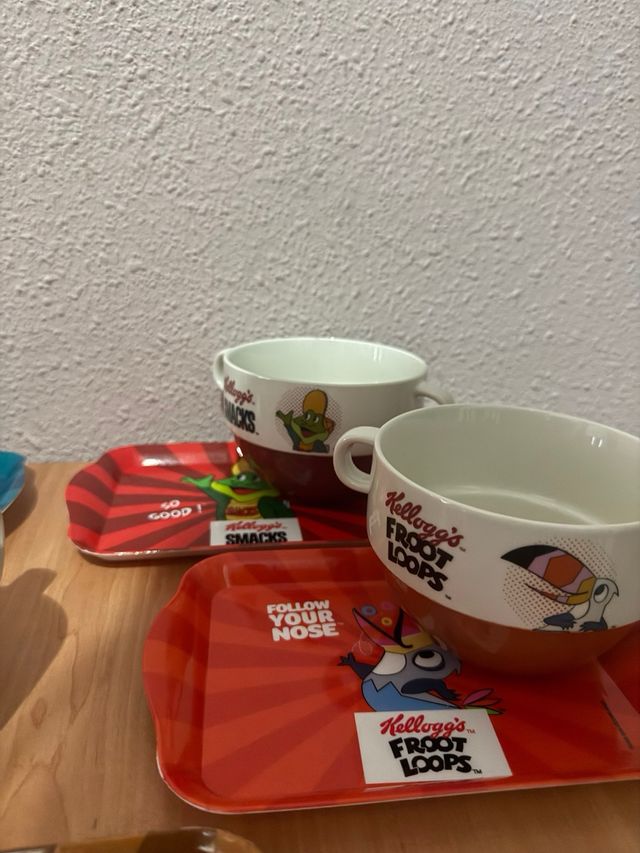 Tazas y bandejas Kellogg's Vintage.