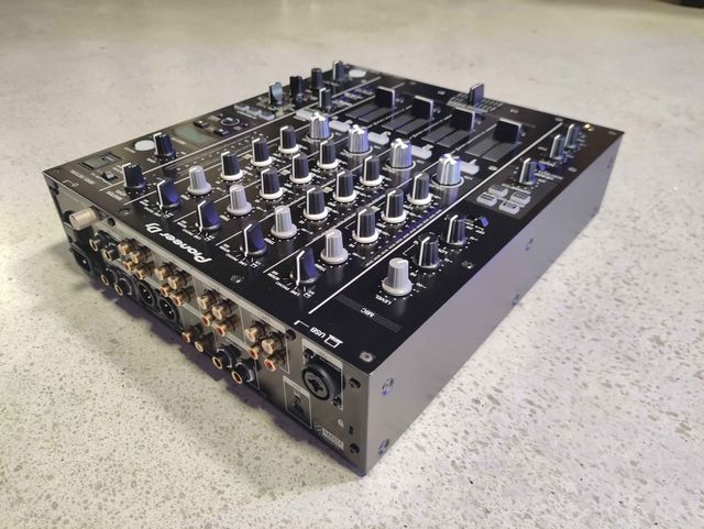 Pioneer DJ DJM-750MK2 (819587)