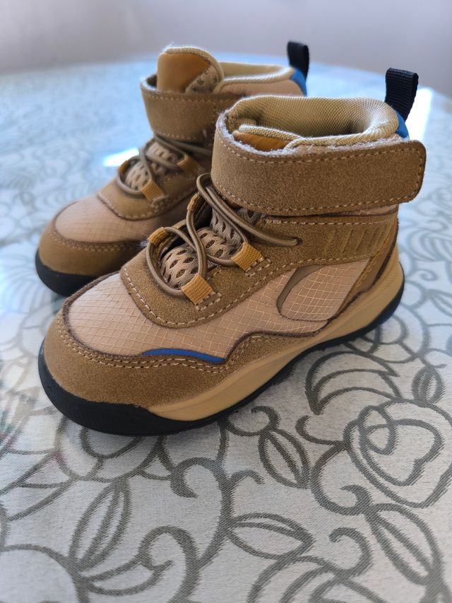 Botas Zara niño marrón talla 23