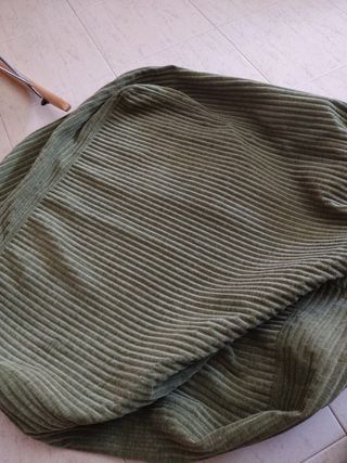 Funda puff IKEA verde oliva.