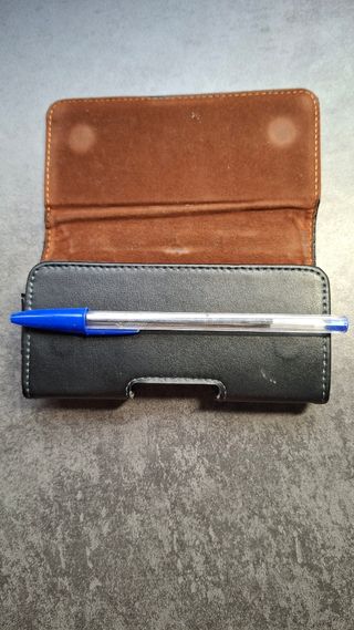 Funda móvil cinturón negra
