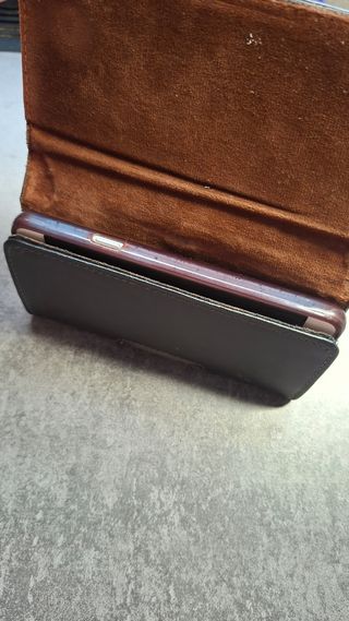 Funda móvil cinturón negra