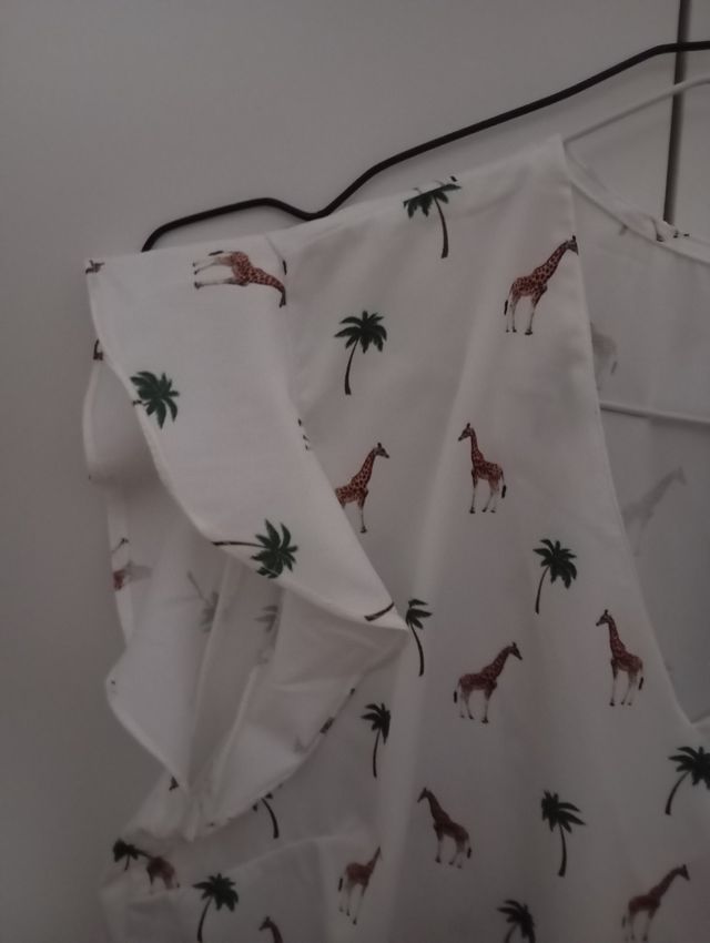 Conjunto Blusa y falda.