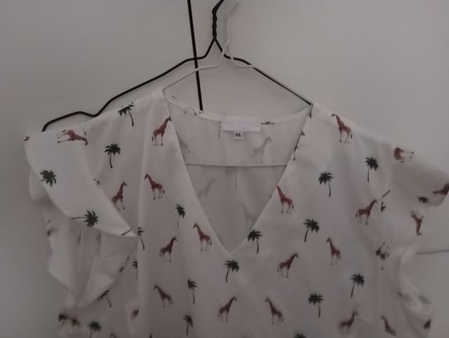 Conjunto Blusa y falda.