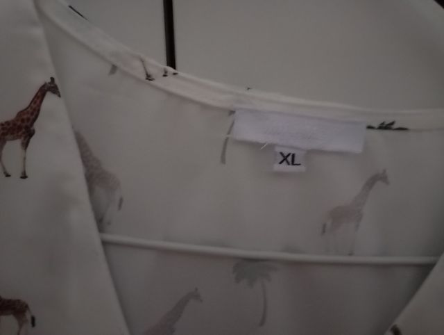 Conjunto Blusa y falda.