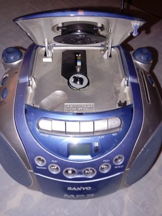 Radio CD Sanyo MP3 - Reproductor