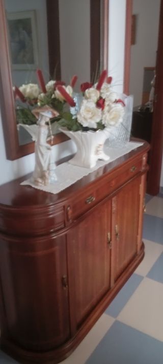 Mueble recibidor madera marrón