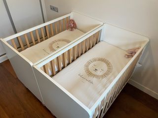 2 Cunas Musa Trama - Gemelos