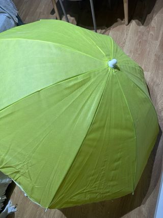 Sombrilla Solmar 220cmx8€Playa y otra de 160 cmx5€