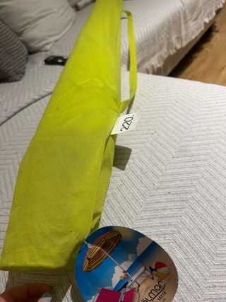 Sombrilla Solmar 220cmx8€Playa y otra de 160 cmx5€