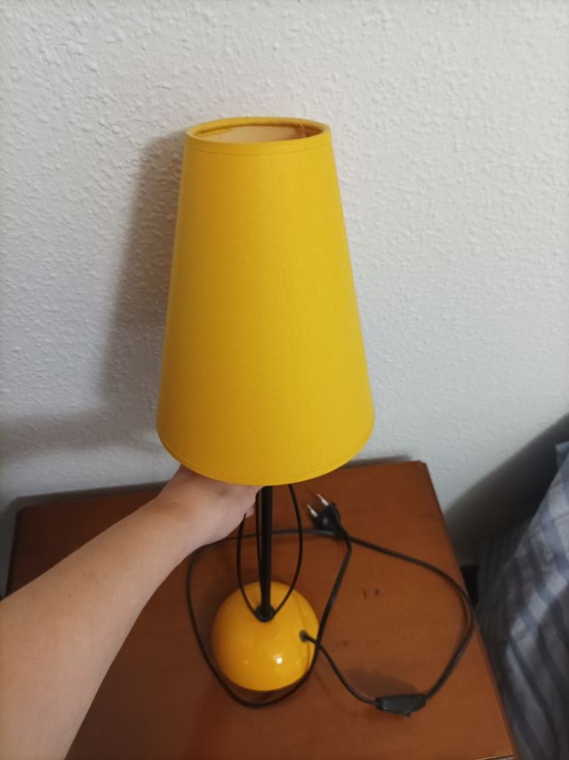 Lampara mesilla amarilla