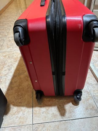 Maleta roja grande - Casi nueva