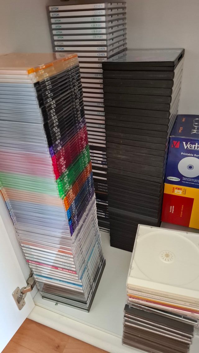 Lotto CD e DVD - Custodie varie