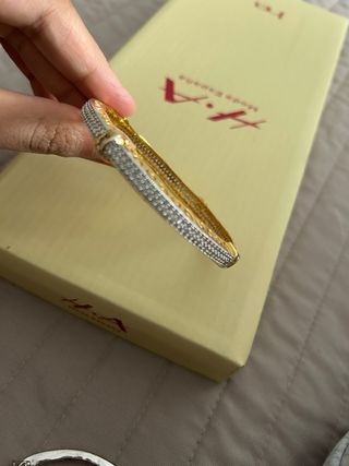 Pulsera H·A dorada con brillantes